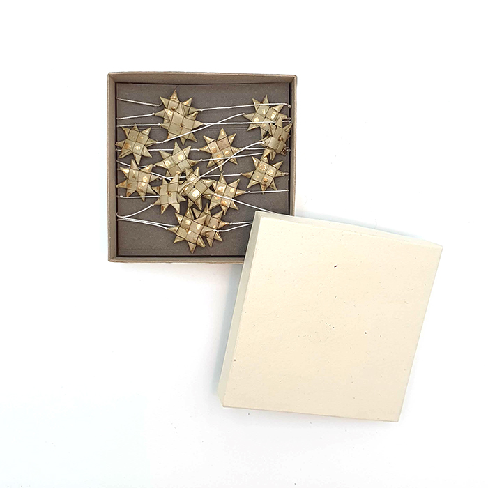 Star garland nat/gold in AN box
